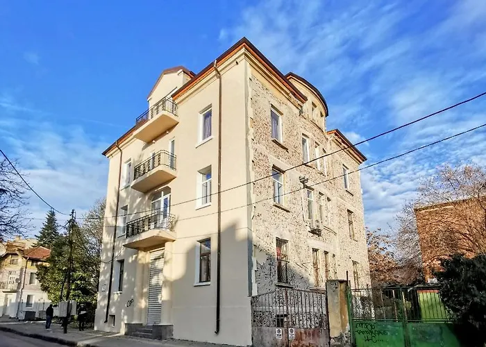 Lily's 6 By Bulgarentals -